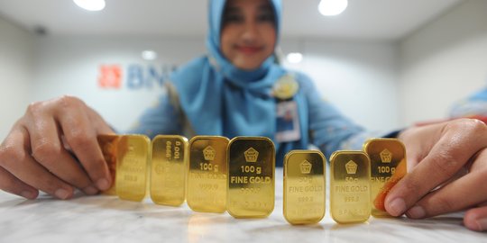 Akhir pekan, harga emas kembali turun Rp 3.000 menjadi Rp 653.000 per gram