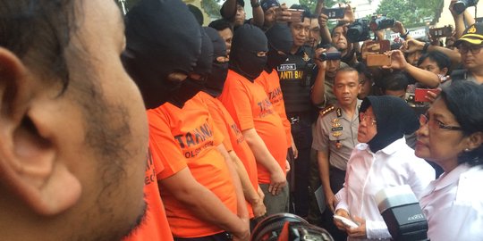 Risma emosi dan mau jejalkan sebungkus pil koplo ke mulut pengedar