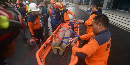 Melihat aksi BNPB dalam simulasi penaggulangan bencana