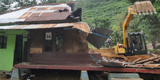 Pembongkaran vila ilegal di Pondok Berburu Cisadon