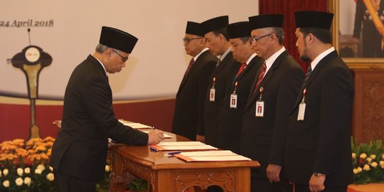 OJK rombak pejabat kantor pusat, regional dan daerah