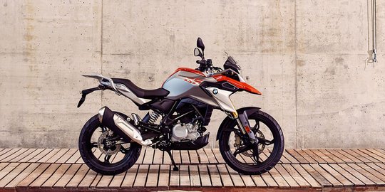 Politisi Roy Suryo boyong BMW G310 GS senilai Rp125 juta di IIMS 2018
