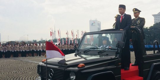 Peringati Hari Kartini, Jokowi pimpin upacara militer wanita di Monas