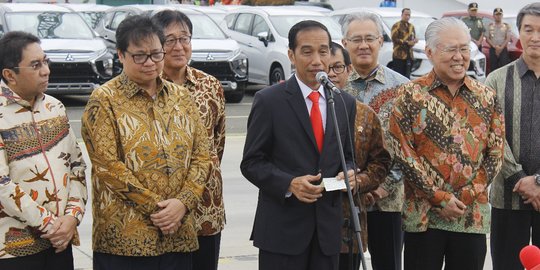 Didampingi Airlangga, Jokowi lepas ekspor perdana 420 unit Mitsubishi Xpander