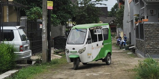 Bajaj listrik jadi kendaraan operasional warga di Bogor