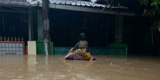 Banjir setinggi dua meter rendam rumah warga di kota Cilegon