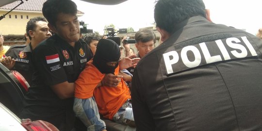 Tak menyerah usai ditabrak, perampok di Padang akhirnya ditembak polisi