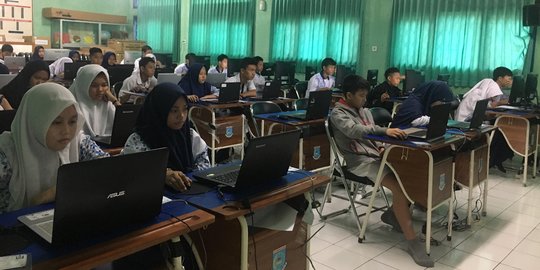 Semangat peserta UNBK di SMPN 1 terbuka di Tangsel demi pendidikan lebih tinggi