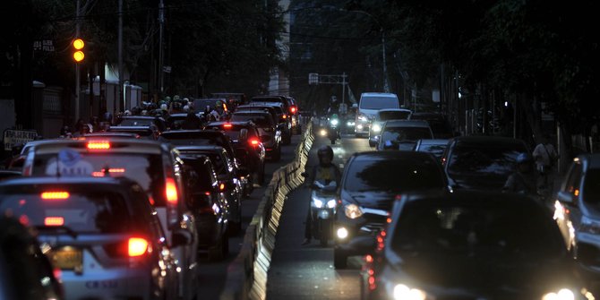 Imbas ganjil  genap  Tol  Jakarta Tangerang Jalan Daan Mogot 