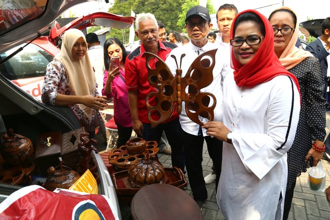 puti guntur jadi narasumber di seminar 039muda karya raya039 yang digelar hipmi kabupaten ngawi