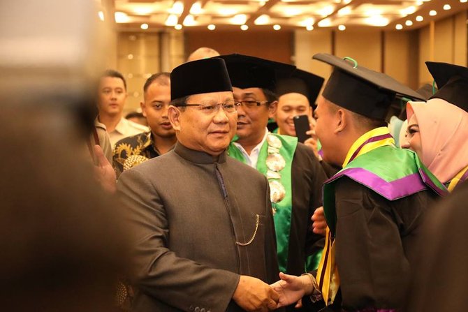 prabowo subianto memberikan orasi ilmiah di umj