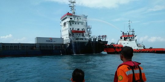 KM Kuala Mas terbakar di Kepulauan Seribu, korban belum diketahui