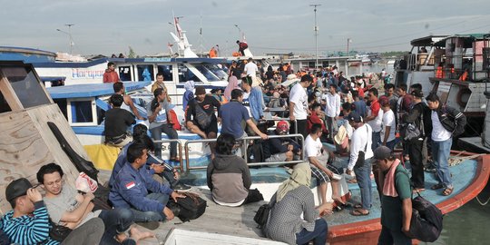 Akhir pekan, wisatawan penuhi Pelabuhan Kali Adem