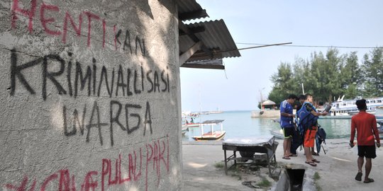 Coretan protes warga tolak sengketa lahan hiasi Pulau Pari