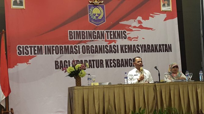 soedarmo saat membuka kegiatan bimtek sistem informasi ormas bagi aparatur kesbangpol