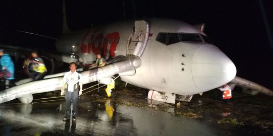 Diguyur hujan lebat, Lion Air tergelincir mendarat di Bandara Jalaludin Gorontalo