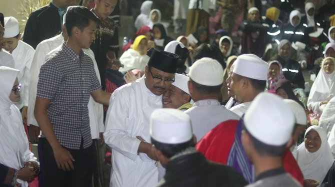 gus ipul hadiri peresmian maqbarah kh anwar nur bululawang