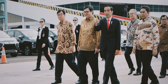 Presiden Jokowi: Rantai birokrasi panjang itu buang waktu, harus ditinggalkan