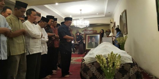 Tata cara sholat jenazah perempuan dan laki-laki lengkap beserta bacaannya