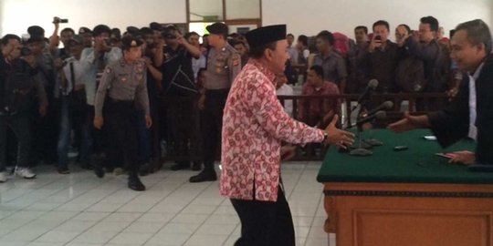 Tertangkap setelah buron 3 tahun, mantan Wabup Cirebon langsung ditahan