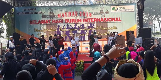 May Day, buruh di Tangsel senam pagi bersama Wali Kota Airin