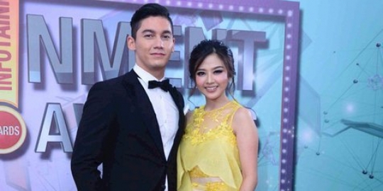 Selamat! Samuel Zylgwyn dan Franda dikaruniai anak pertama