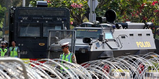 Barracuda dan water cannon amankan Hari Buruh di depan Istana