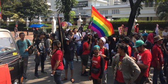 Buruh LGBT keluhkan diskriminasi di tempat kerja formal