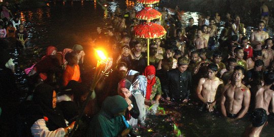 Menghidupkan lagi ritual kungkum kali di Banyumas yang sudah lama mati suri