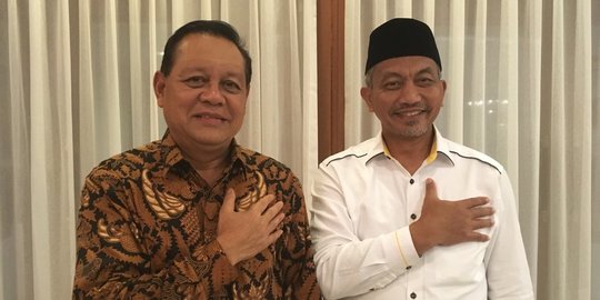 Berangkat umroh, pasangan Asyik tinggalkan sejenak Pilgub Jabar