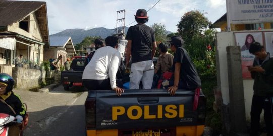 Gunung Marapi erupsi, warga dilarang mendekat di radius 3 km dari puncak