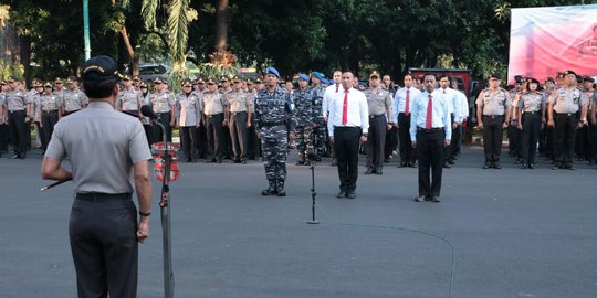 Ungkap pembunuhan, anggota Polres Jaksel dan TNI AL raih penghargaan