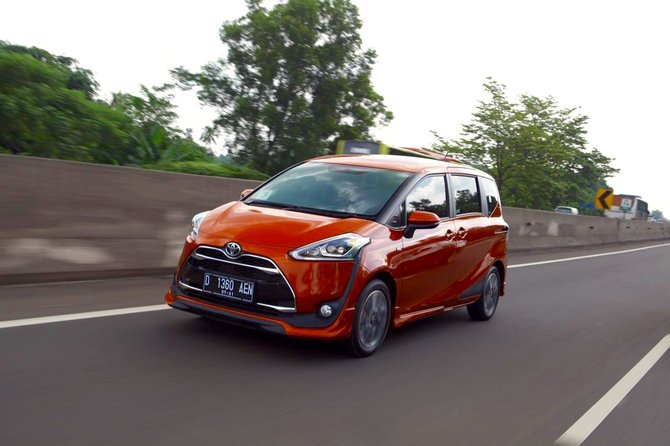 toyota sienta