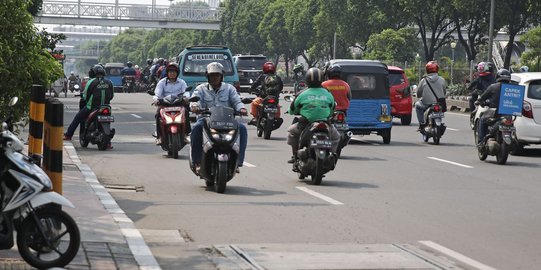 Nekatnya pemotor yang masih bandel lawan arus di Matraman