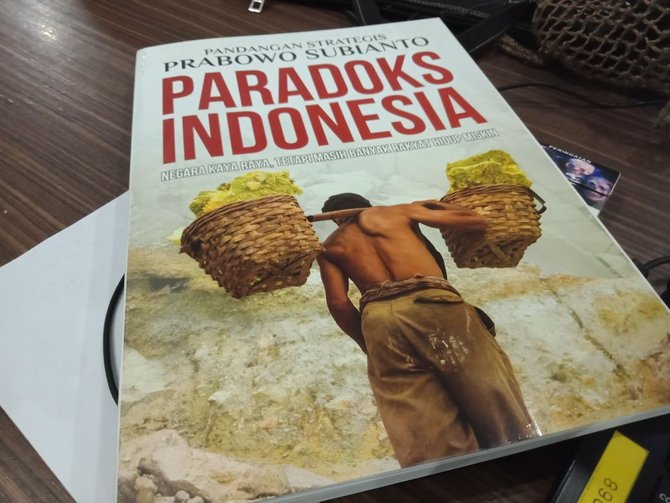 buku prabowo paradoks indonesia