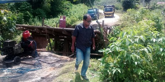 Jembatan ambrol akibat longsor, dua kecamatan di Muratara terisolir