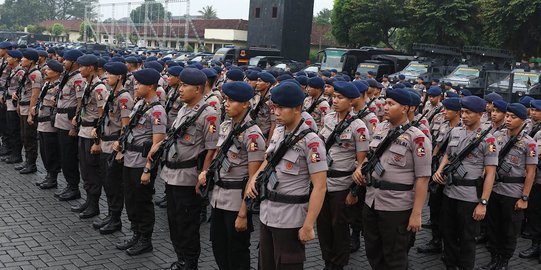 200 Aparat gabungan tutup pusat produksi arak di Ngawi