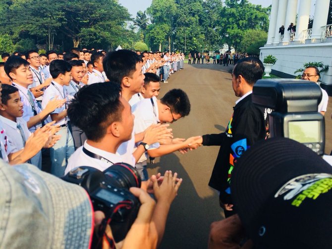 jokowi terima osis sma