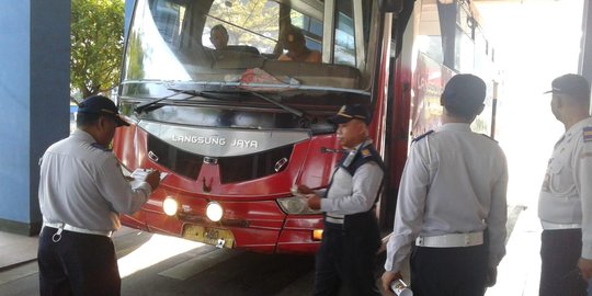 Persiapan mudik Lebaran, Kemenhub cek kelaikan bus di Terminal Tirtonadi