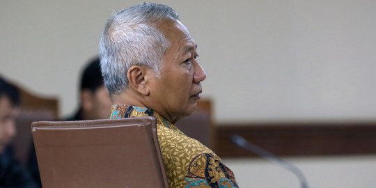 Eks Dirjen Hubla Tonny Budiono bacakan nota pembelaan