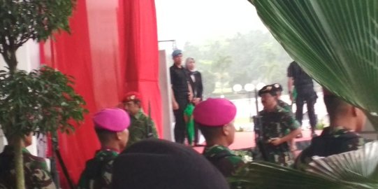 Tiba di Mabes TNI, Sultan Brunei kenakan seragam TNI dan berbaret merah