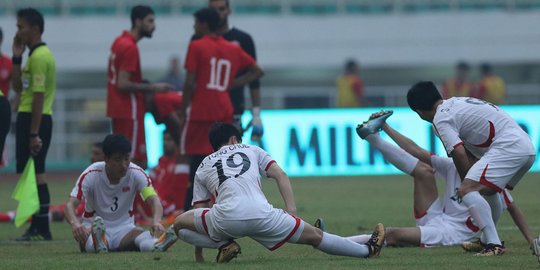 Duel Bahrain vs Korut di Stadion Pakansari diwarnai lampu mati