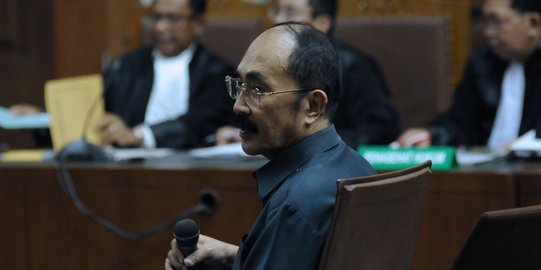 Fredrich Yunadi bantah pesan kamar buat Setya Novanto sebelum kecelakaan