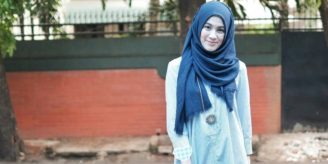 Cara Pakai Hijab Zaskia Sungkar