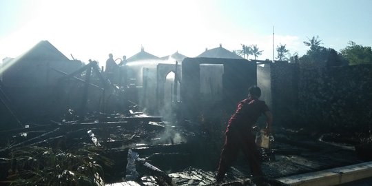 Tiga vila joglo di Hotel Keraton Badung hangus dilahap si jago merah
