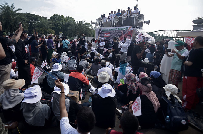 Relawan Deklarasi Nasional Gerakan #2019GantiPresiden | Merdeka.com