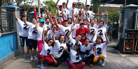 Gerakan santun PDIP turun ke pelosok Sidoarjo untuk menangkan Gus Ipul-Puti