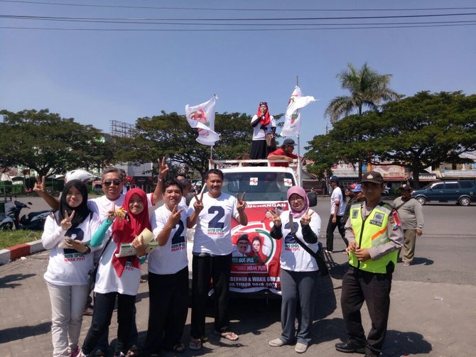 kader pdip sosialisasikan gus ipul puti ke pelosok sidoarjo