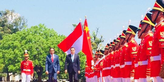 Presiden Jokowi sambut PM China di Istana Bogor