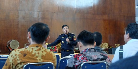 Bea Cukai sosialisasikan aturan barang kiriman dan bawaan penumpang kepada TKI